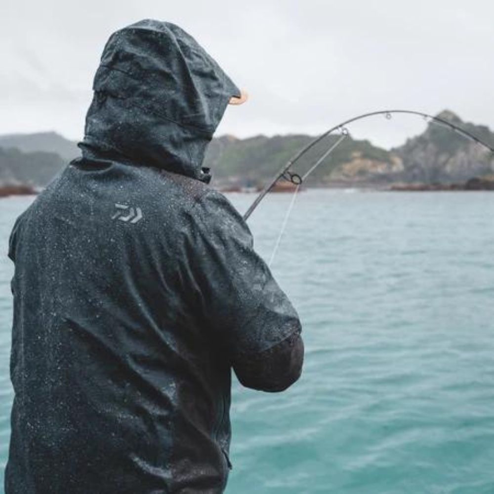 DAIWA Fishing Waterproof-Breathable Rainwear RAINMAX GUIDE JACKET